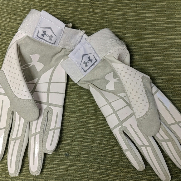 under armour adult clean up batting gloves